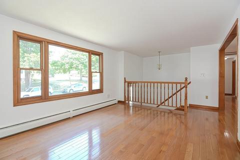 49 Hadwen Rd, Worcester, MA 01602 photo 3