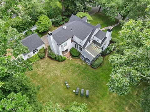 60 Windsor Rd, Wellesley, MA 02481 photo 2