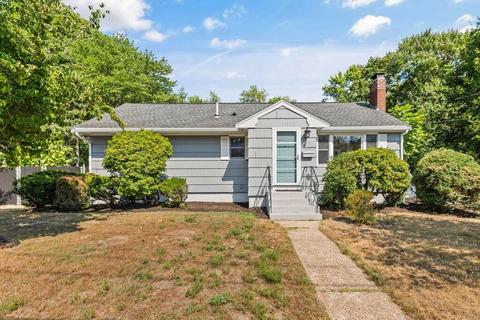 8 Smith Rd, Randolph, MA 02368 photo 2