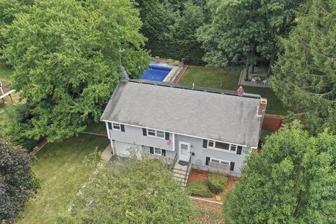 12 Malden Dr, Webster, MA 01570 photo 1