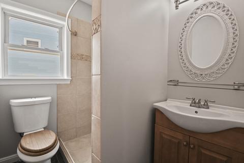 20 Roundy St, Beverly, MA 01915 photo 9