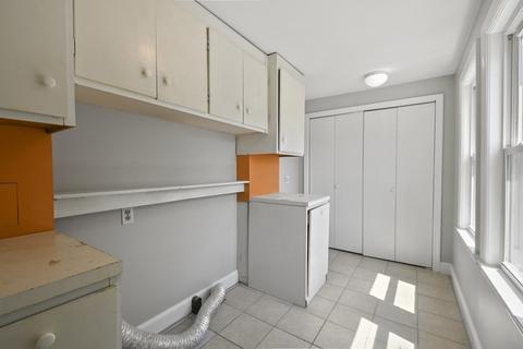 20 Roundy St, Beverly, MA 01915 photo 8
