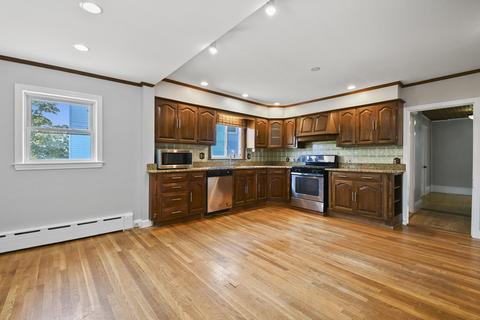 20 Roundy St, Beverly, MA 01915 photo 5