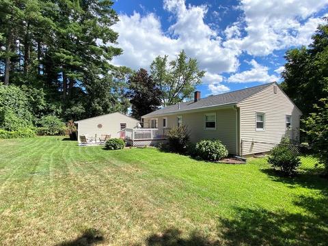 38 Dewitt St, Springfield, MA 01129 photo 2