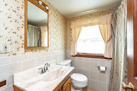 72 Donbray Rd, Springfield, MA 01119 photo 7