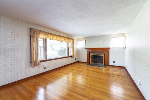 72 Donbray Rd, Springfield, MA 01119 photo 10