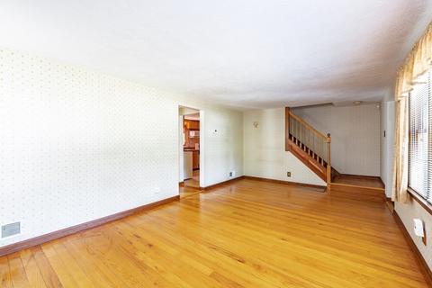 72 Donbray Rd, Springfield, MA 01119 photo 12