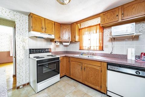 72 Donbray Rd, Springfield, MA 01119 photo 4