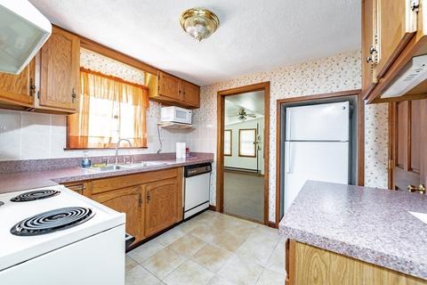 72 Donbray Rd, Springfield, MA 01119 photo 5