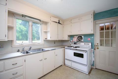 2017 Parker St, Springfield, MA 01128 photo 14