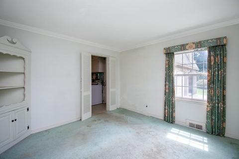 2017 Parker St, Springfield, MA 01128 photo 8