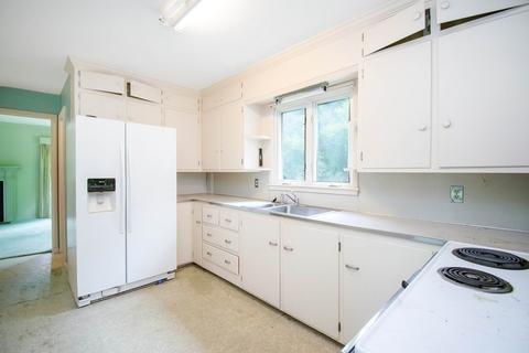 2017 Parker St, Springfield, MA 01128 photo 13