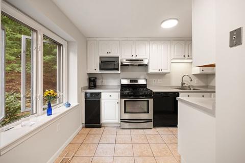 1 Oak Ridge Dr #2, Maynard, MA 01754 photo 8