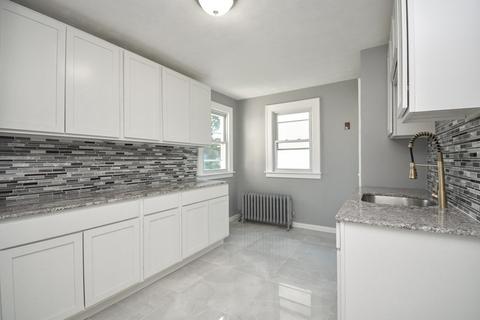 1392 Bay St, Springfield, MA 01109 photo 5