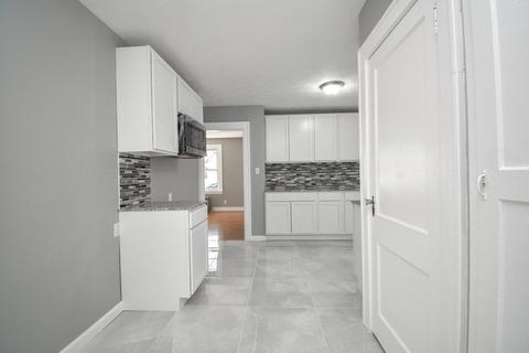 1392 Bay St, Springfield, MA 01109 photo 8