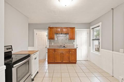 22 Maple St, Attleboro, MA 02703 photo 9