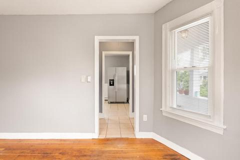 22 Maple St, Attleboro, MA 02703 photo 8
