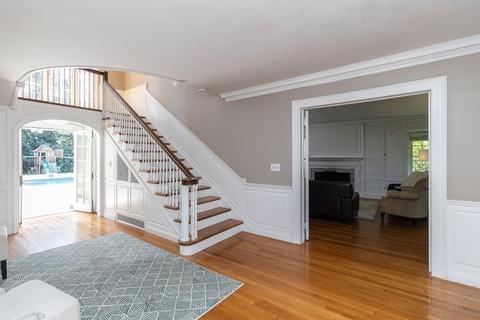 33 Colony Rd, Springfield, MA 01106 photo 5