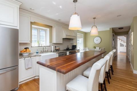 33 Colony Rd, Springfield, MA 01106 photo 13