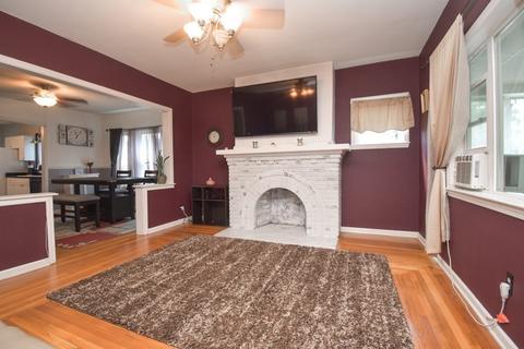 93 Sunapee St, Springfield, MA 01108 photo 6