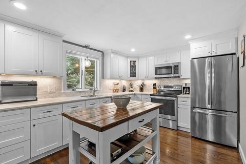 1 Riverview Ave, Maynard, MA 01754 photo 3