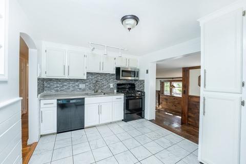 10 Cedar Cir, Randolph, MA 02368 photo 10