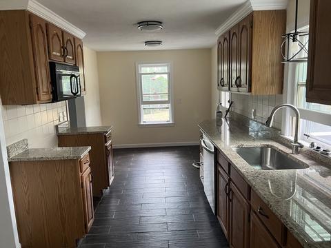 42 Ely Ave, West Springfield, MA 01089 photo 4