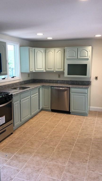 10 Clover Rd, Holbrook, MA 02343 photo 7