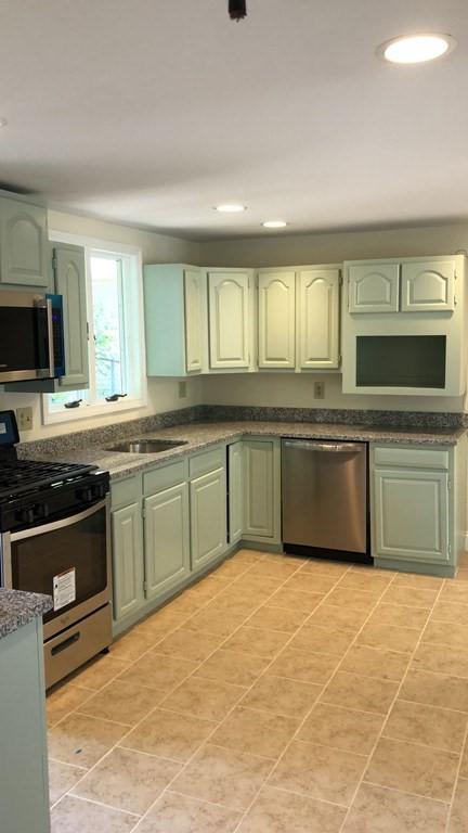 10 Clover Rd, Holbrook, MA 02343 photo 6
