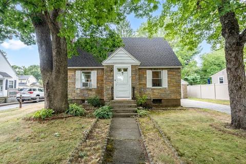 2 Westbrook Cir, Worcester, MA 01602 photo 1