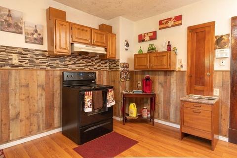 65 Adams St, Springfield, MA 01105 photo 3