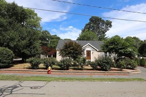 39 Brook St, Mansfield, MA 02048 photo 1