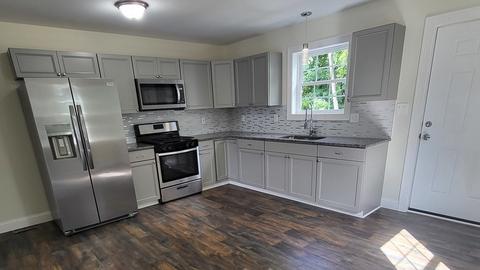11-13 Beech St, Springfield, MA 01105 photo 4