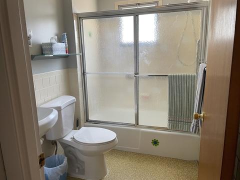 4 Colonial Dr, Warren, RI 02885 photo 8