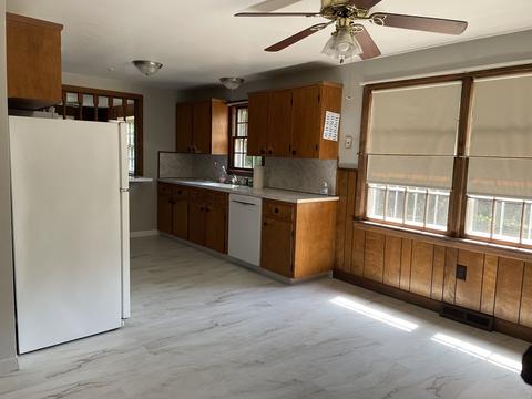4 Colonial Dr, Warren, RI 02885 photo 5
