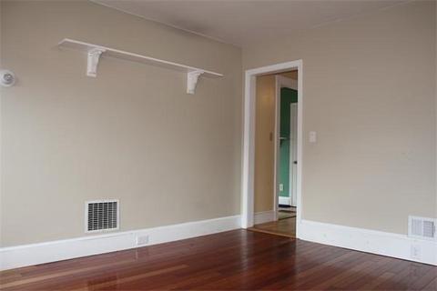 10 Traverse St, Gloucester, MA 01930 photo 11