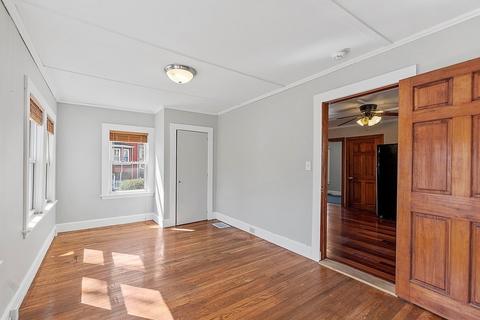 10 Traverse St, Gloucester, MA 01930 photo 6