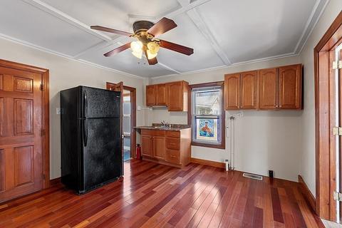 10 Traverse St, Gloucester, MA 01930 photo 9