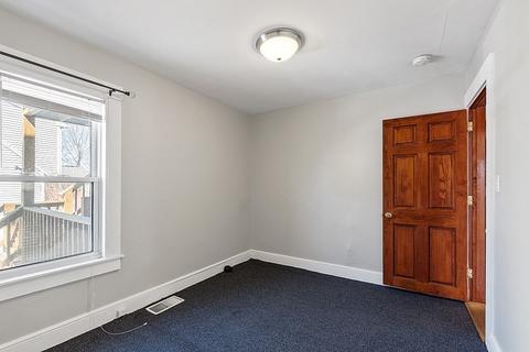 10 Traverse St, Gloucester, MA 01930 photo 7