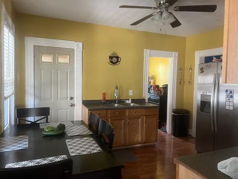 142 Marion St, Springfield, MA 01109 photo 3