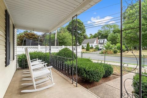 103 Pine St, Danvers, MA 01923 photo 2