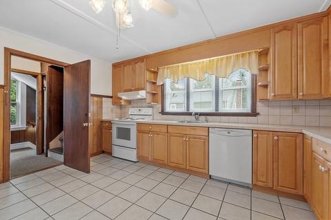 103 Pine St, Danvers, MA 01923 photo 15