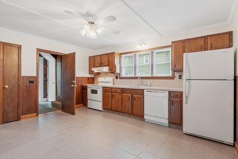 103 Pine St, Danvers, MA 01923 photo 5