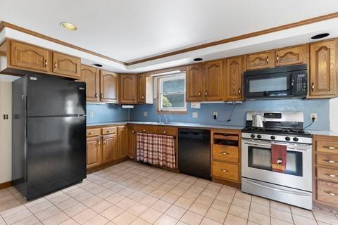 18 Squassick Rd, West Springfield, MA 01089 photo 7