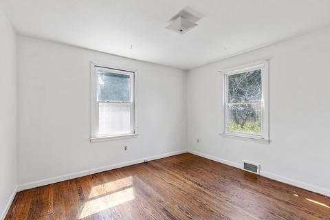 18 Squassick Rd, West Springfield, MA 01089 photo 24