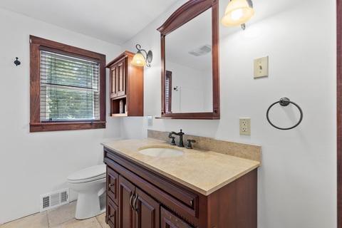 18 Squassick Rd, West Springfield, MA 01089 photo 21