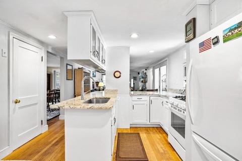 2 Pleasant Cir, Canton, MA 02021 photo 4