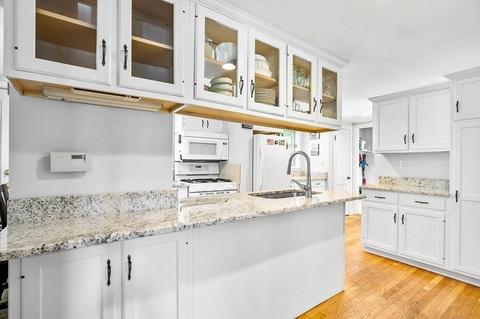 2 Pleasant Cir, Canton, MA 02021 photo 2