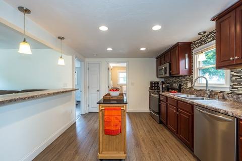 36 Freeman St, Blackstone, MA 01504 photo 5