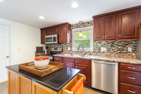 36 Freeman St, Blackstone, MA 01504 photo 6